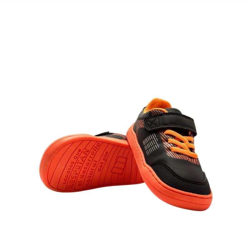 Zapatilla Free Action Multideporte Negro Naranja 